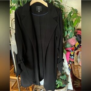 Iris Black Cardigan Sweater Timeless
Minimalist Design